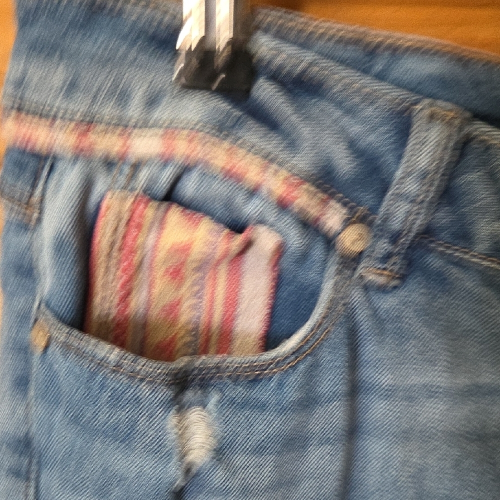 Natural Reflections Faded Blue Cropped Jeans - Picture 3 of 4
